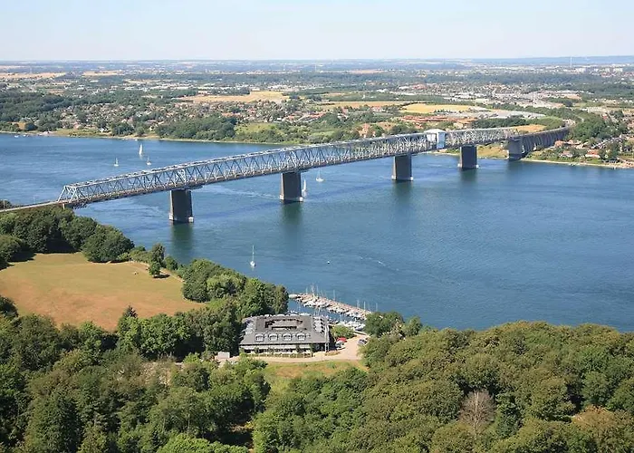 호텔 Comwell Kongebrogaarden 5*